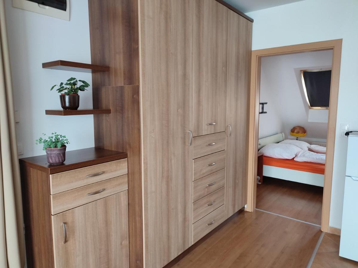 Larix Apartman Daire Sárvár Dış mekan fotoğraf