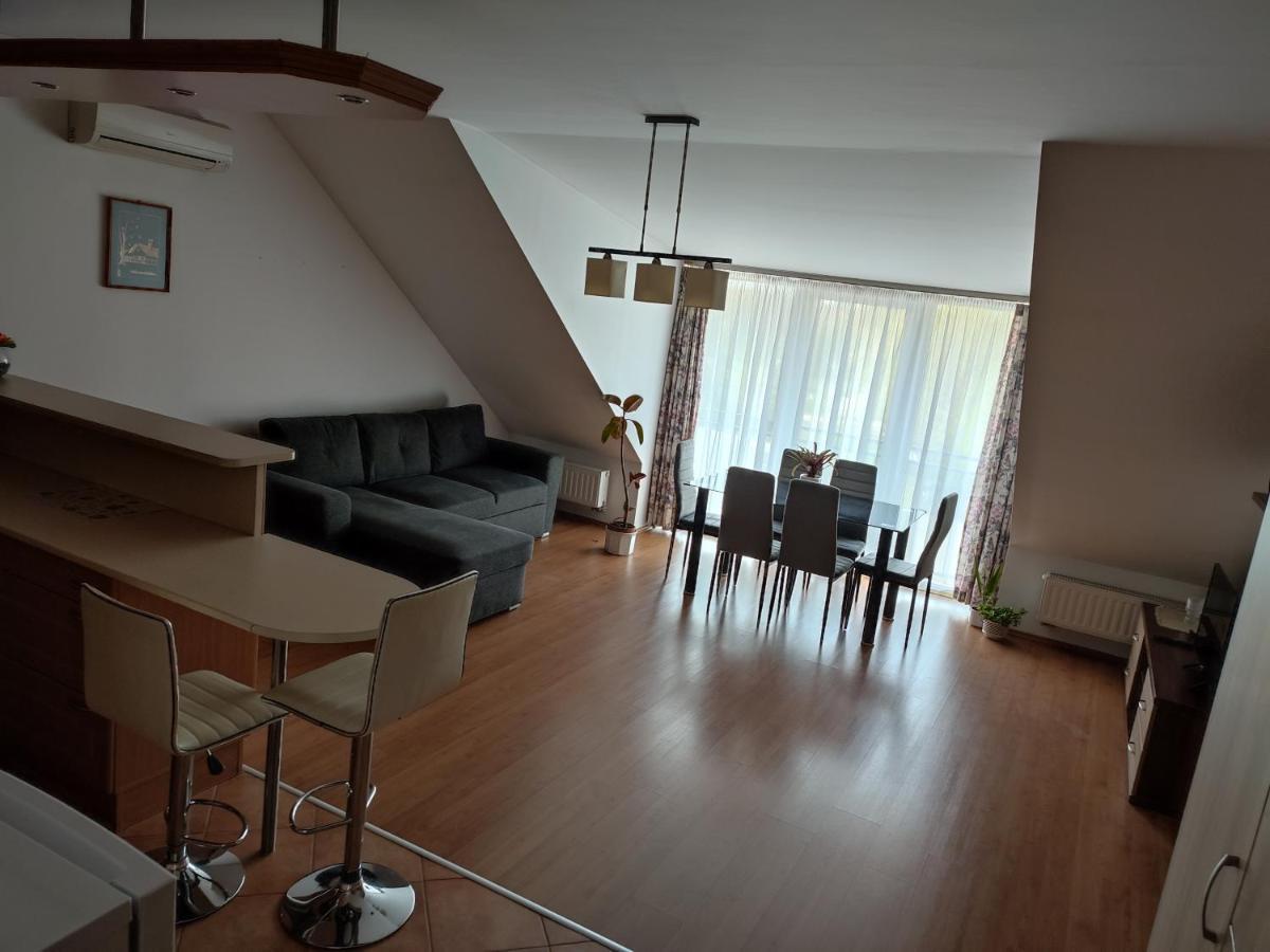 Larix Apartman Daire Sárvár Dış mekan fotoğraf