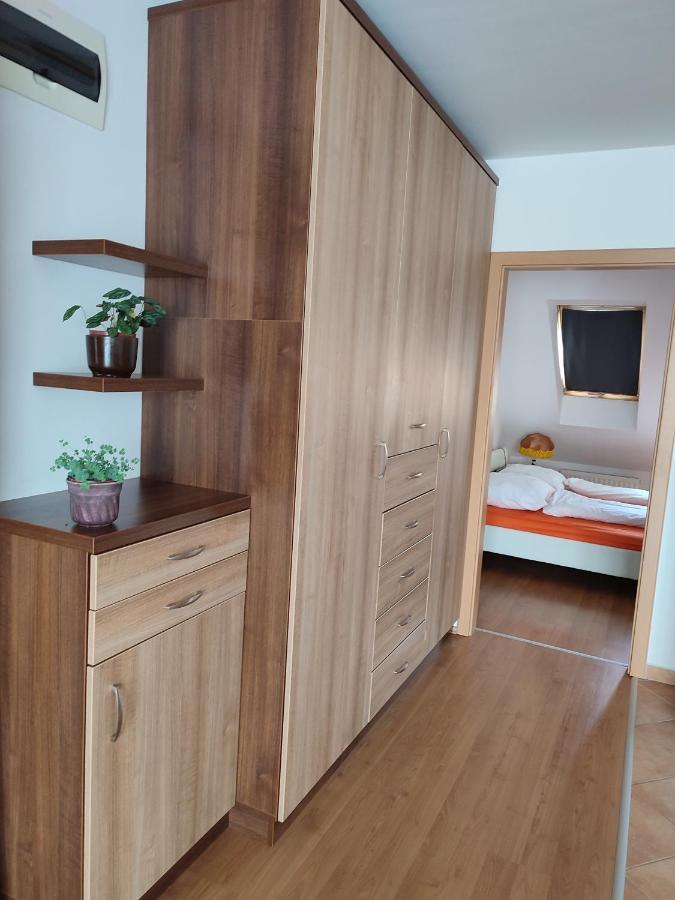 Larix Apartman Daire Sárvár Dış mekan fotoğraf